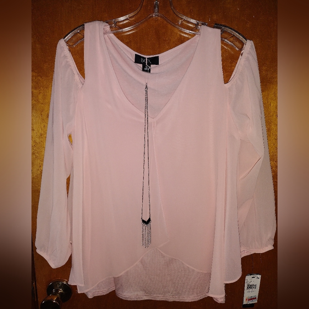 BCX Blush Pink Cold Shoulder Top w/Necklace